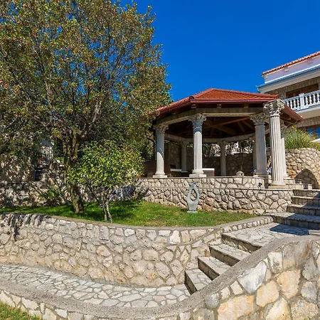 Διαμέρισμα Einzigartiges Mit Grandiosen Meerblick, Pool, Bbq Und Nur 700 Meter Zum Crikvenica