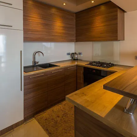 Appartement Einzigartiges Mit Grandiosen Meerblick, Pool, Bbq Und Nur 700 Meter Zum