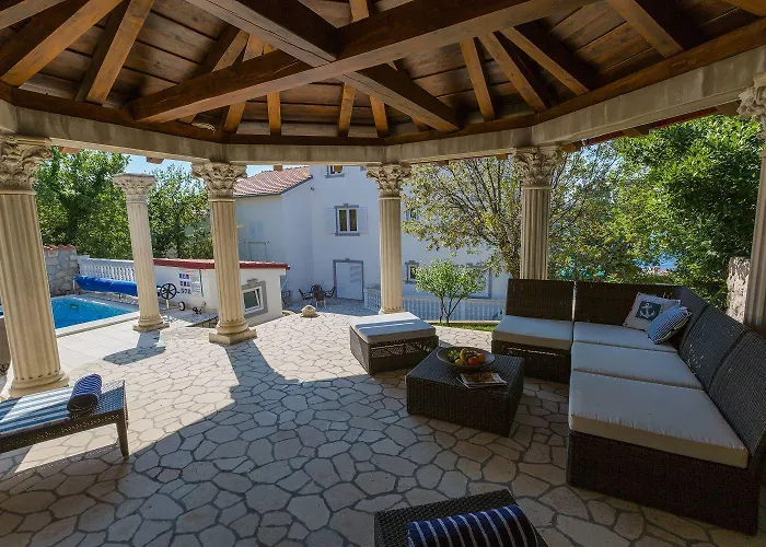 Einzigartiges Mit Grandiosen Meerblick, Pool, Bbq Und Nur 700 Meter Zum Apartman *