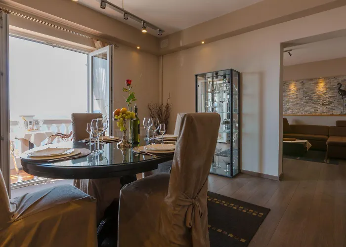 Einzigartiges Mit Grandiosen Meerblick, Pool, Bbq Und Nur 700 Meter Zum Apartman *
