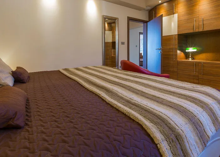Einzigartiges Mit Grandiosen Meerblick, Pool, Bbq Und Nur 700 Meter Zum Apartman *